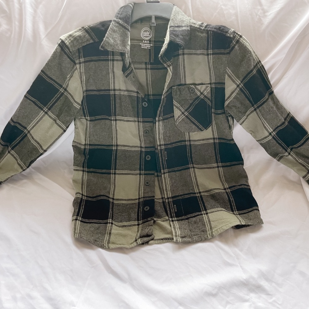 Boys green and black flannel size 6/7